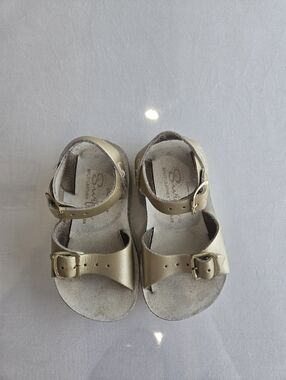 Saltwater Sandals Sun San Surfer Kids Metallic Gold Buckle Sandals Leather Sz 6